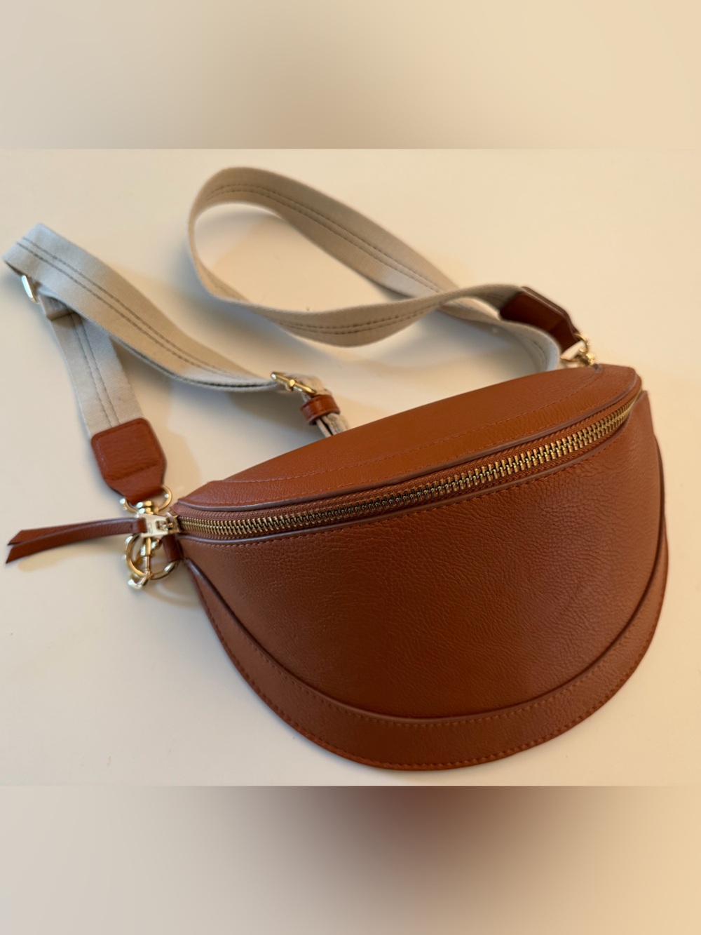 Universal Thread Tan Crescent Crossbody Bag with Gold‎ Hardware